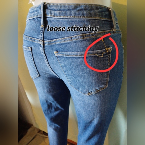 A Mossimo Mid Rise Jegging Jeans - Picture 3 of 9